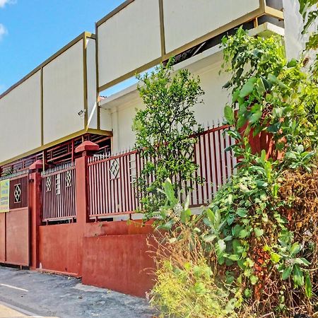 Oyo 91416 Puri 88 Homestay クパン エクステリア 写真