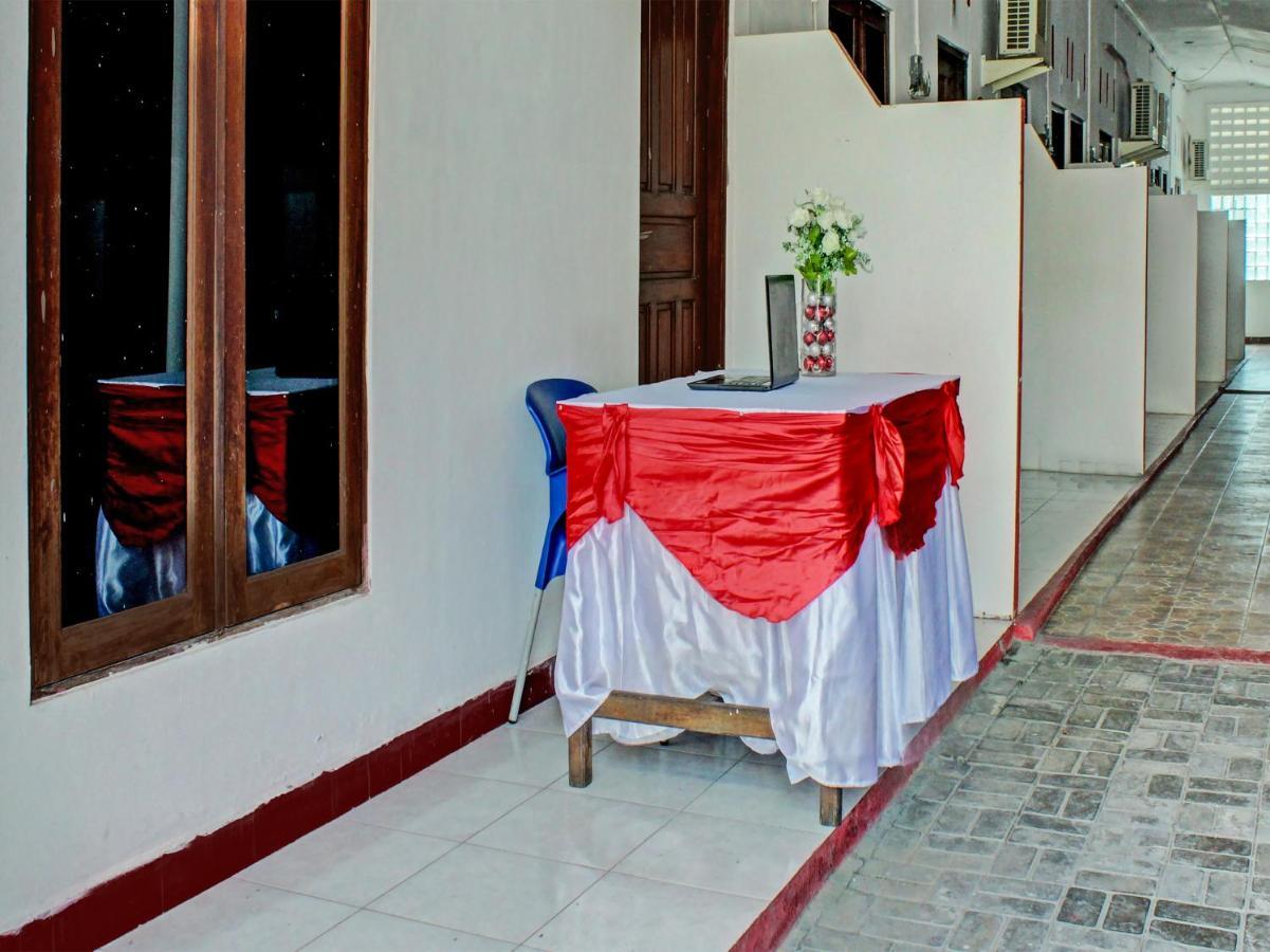 Oyo 91416 Puri 88 Homestay クパン エクステリア 写真