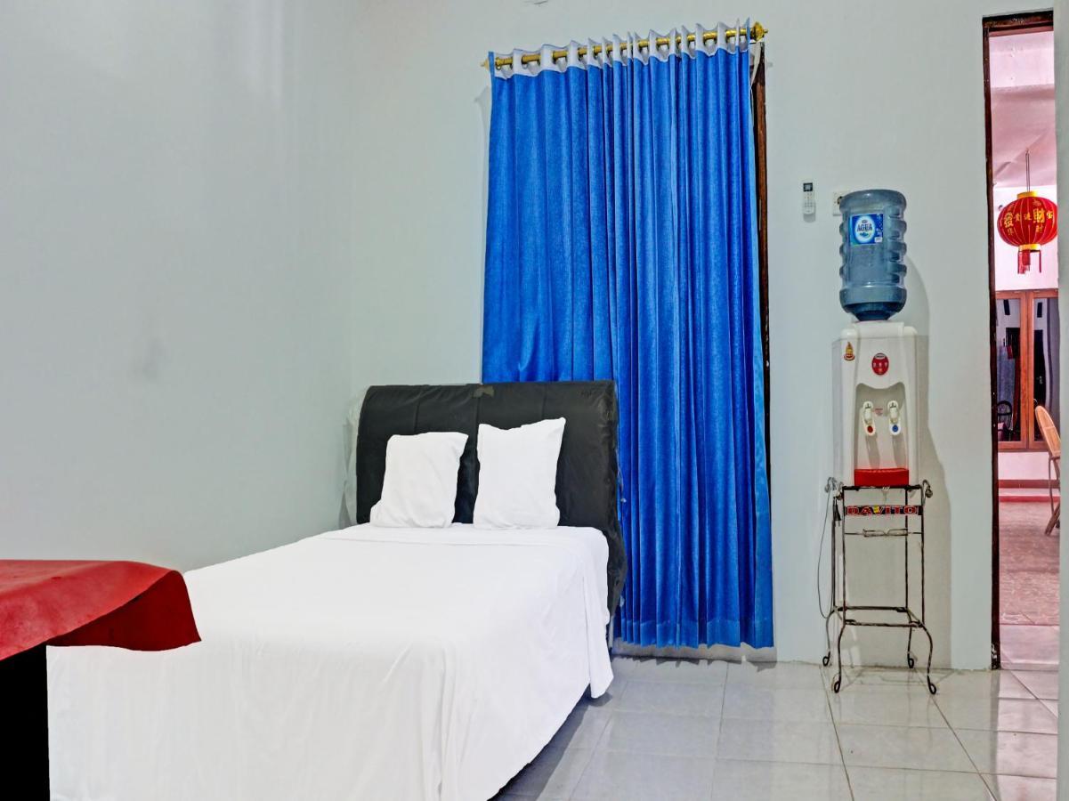 Oyo 91416 Puri 88 Homestay クパン エクステリア 写真