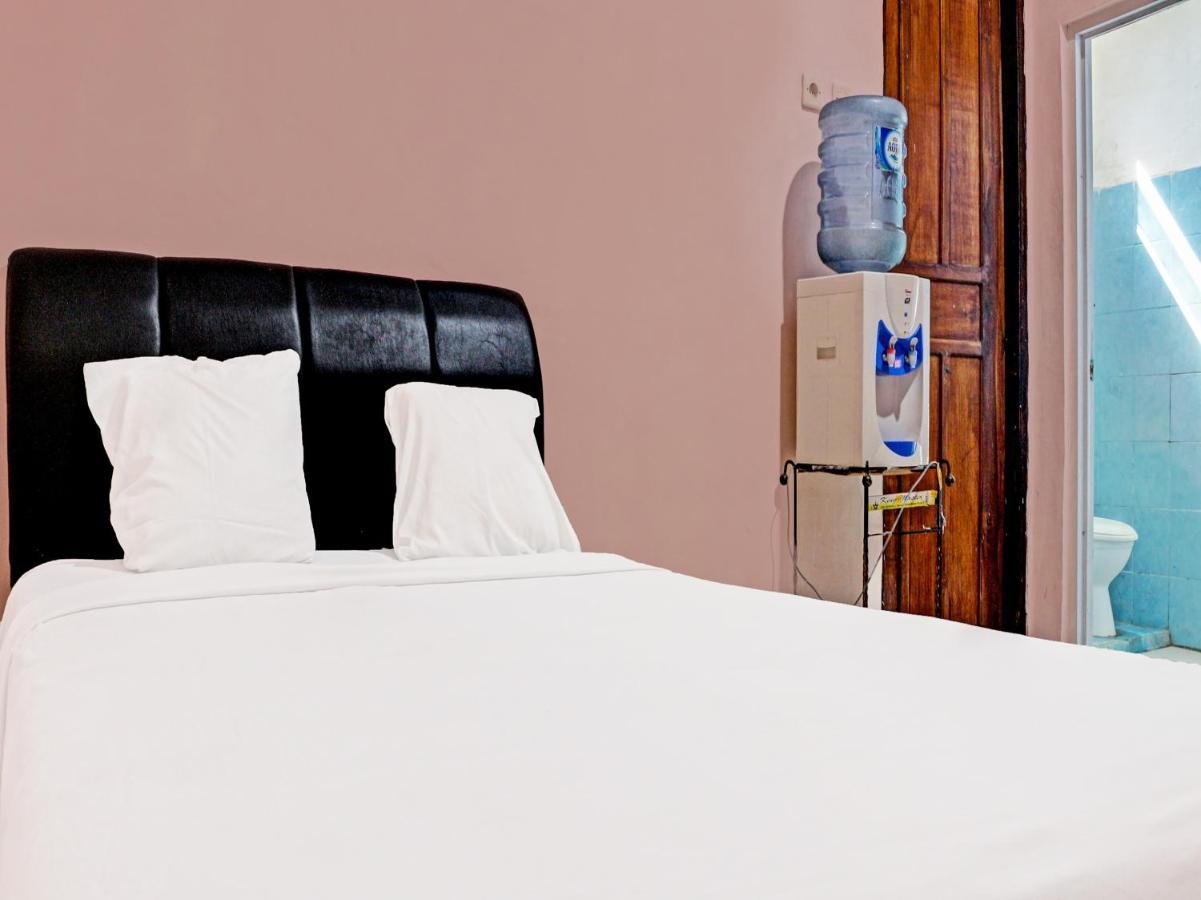 Oyo 91416 Puri 88 Homestay クパン エクステリア 写真