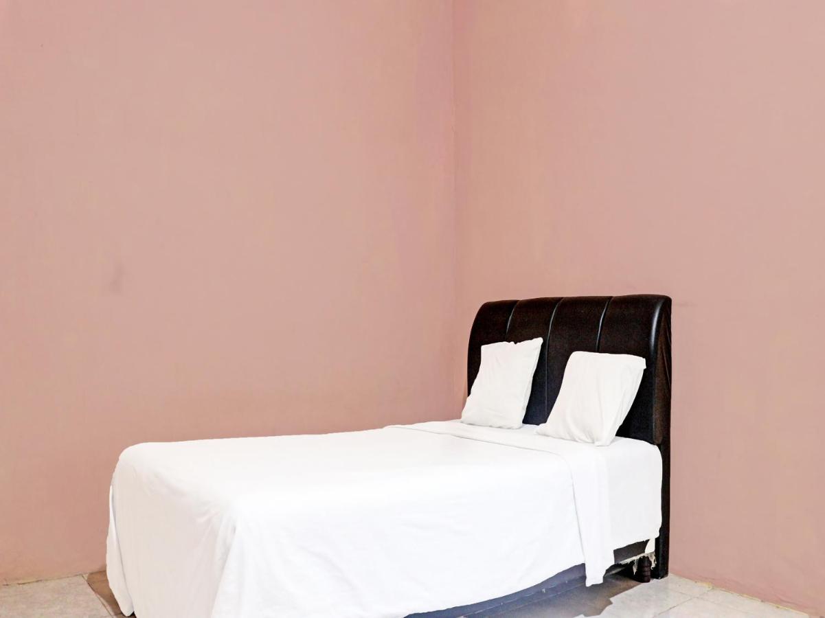 Oyo 91416 Puri 88 Homestay クパン エクステリア 写真