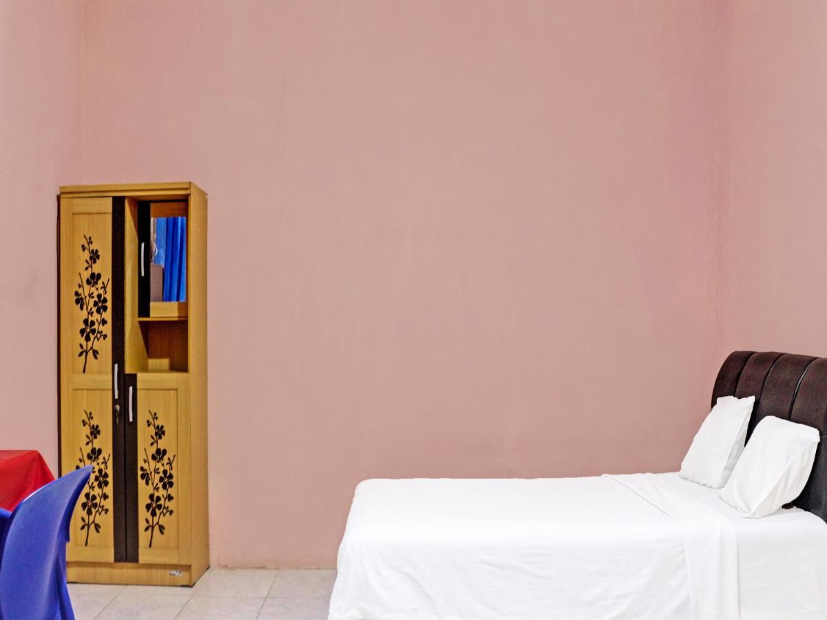 Oyo 91416 Puri 88 Homestay クパン エクステリア 写真