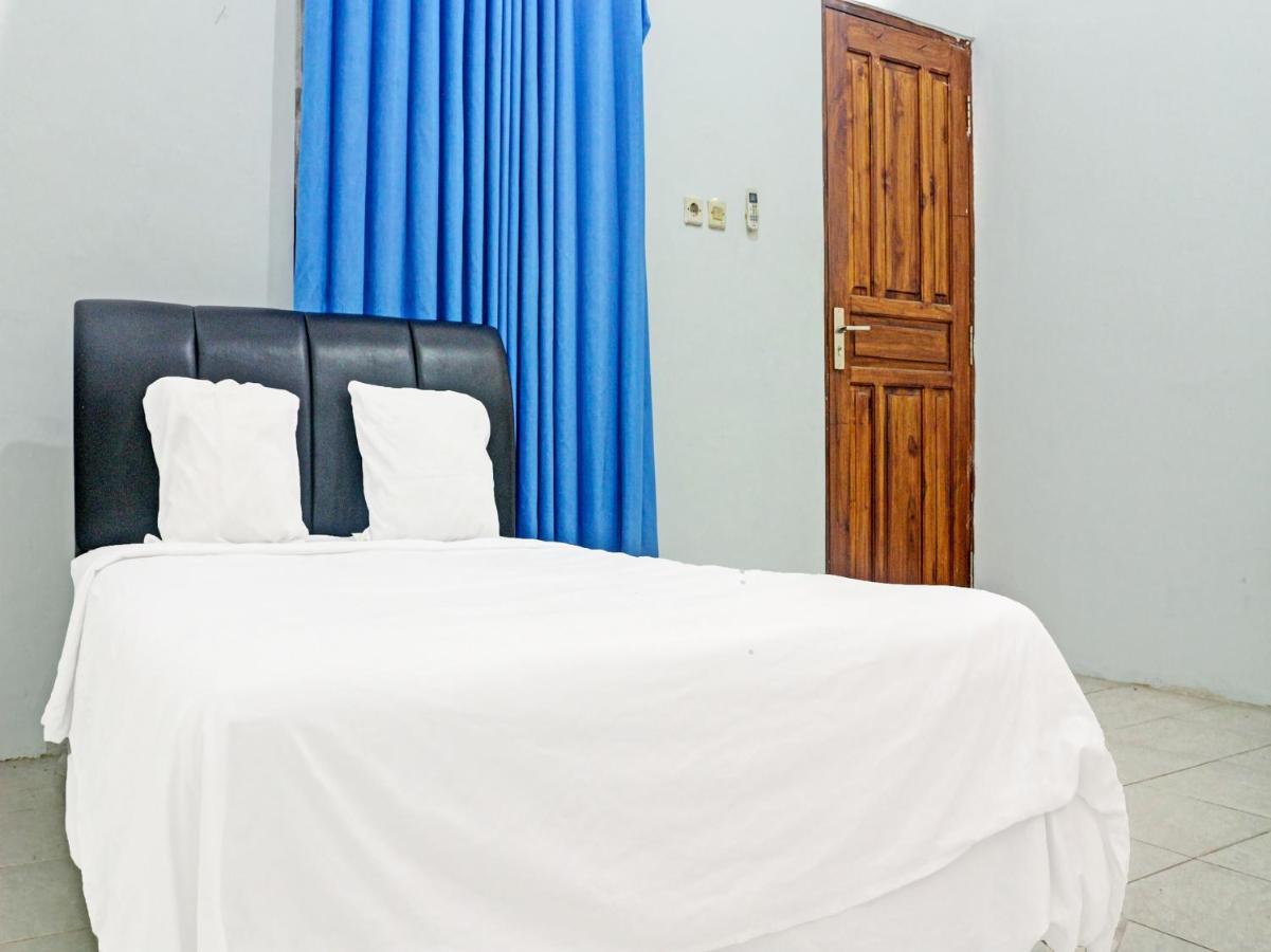 Oyo 91416 Puri 88 Homestay クパン エクステリア 写真