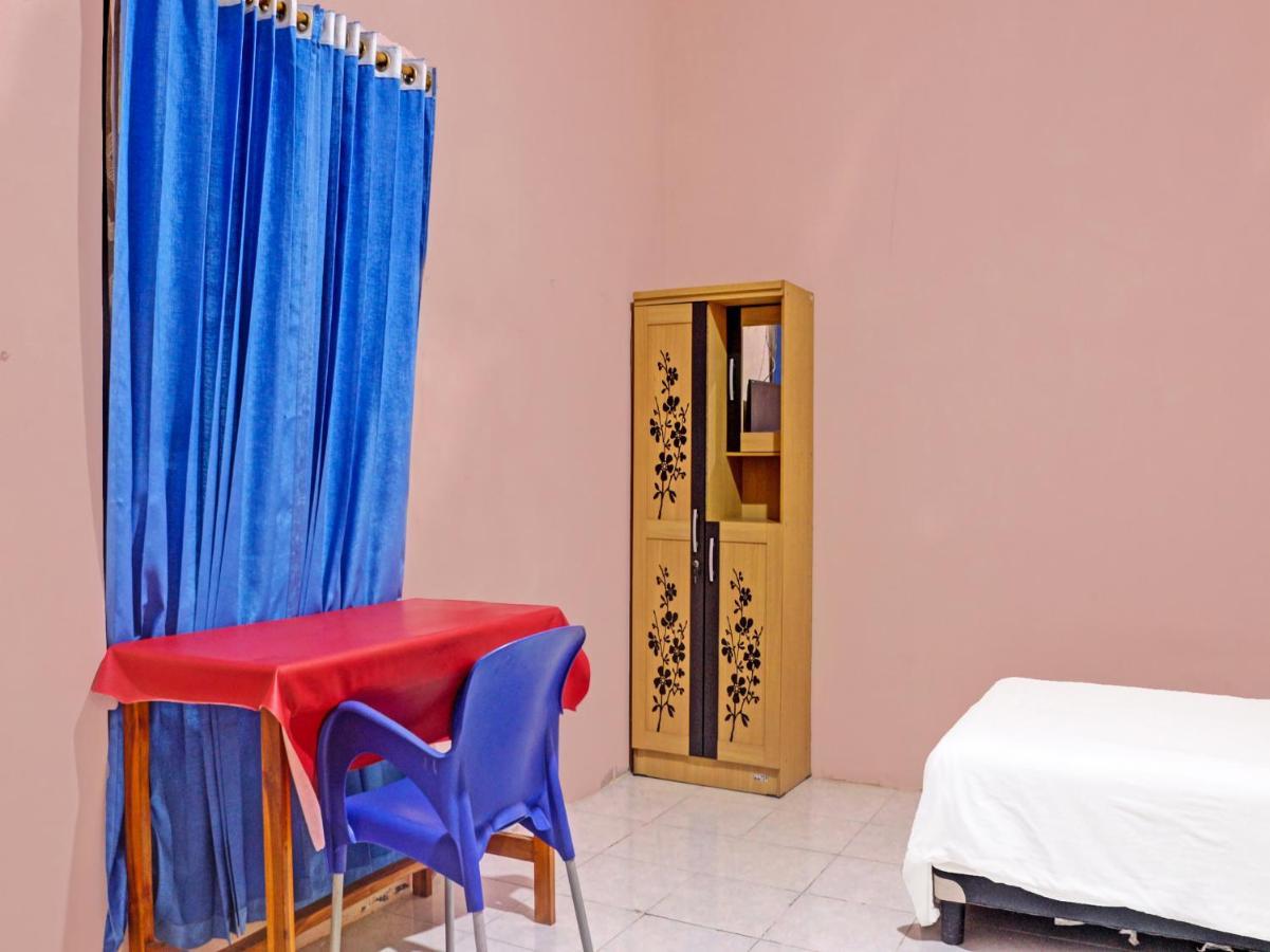 Oyo 91416 Puri 88 Homestay クパン エクステリア 写真