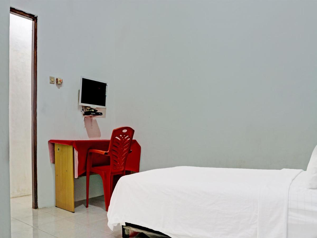 Oyo 91416 Puri 88 Homestay クパン エクステリア 写真