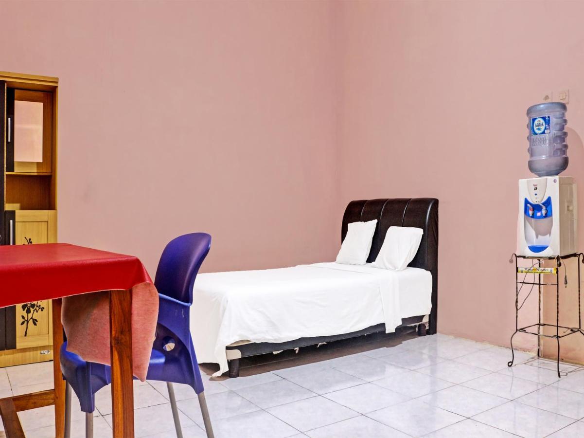 Oyo 91416 Puri 88 Homestay クパン エクステリア 写真