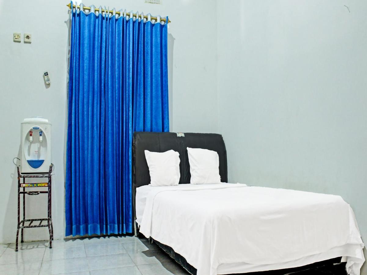 Oyo 91416 Puri 88 Homestay クパン エクステリア 写真